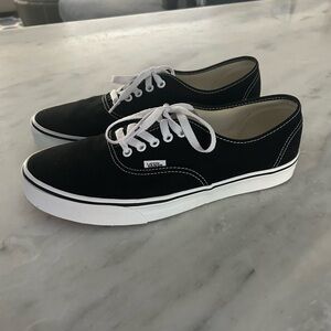 VANS Authentic Black/White Men's 11.5 Pre-Owned Worn One Time No Box